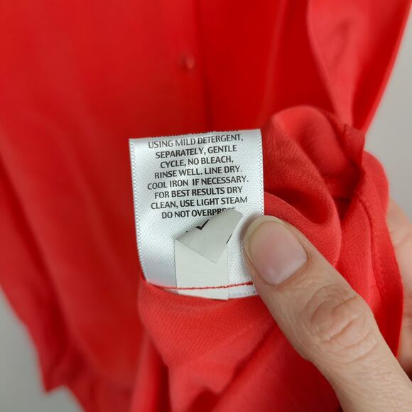 Eileen Silk Crepe Top‎ Womens Medium Orange Red Button Up Sleeveless Minimalist - Picture 6 of 9